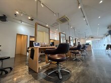 サロンズヘアー 南蔵王店(SALONS HAIR)の雰囲気（落ち着く空間で綺麗になりませんか？）