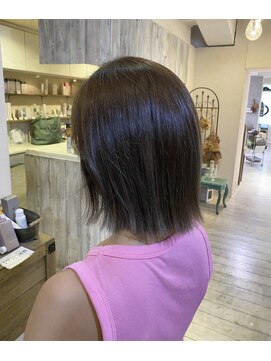 インス(ensue) 切りっぱなしグレージュオリーブベージュくびれミディ大人美人