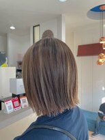 ホワイトストーン WHITE STONE&nbsp;熊本ぼかしハイライトツヤカラー外ハネボブ30代ヘア