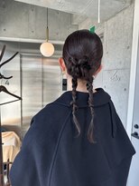 エー(a.)&nbsp;ツイン