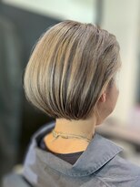 ワンバイジエクト 梅田&nbsp;似合わせショート/細めハイライト/くすみベージュ/ショートボブ