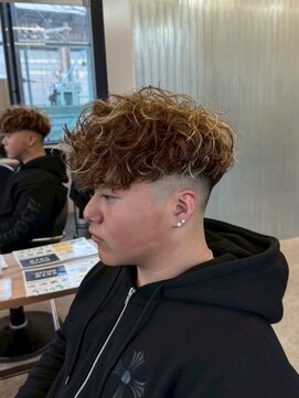 リッチブランドアンドコー(Rich Brand&Co) スペインカール ハイライトカラー　メンズカット　メンズパーマ