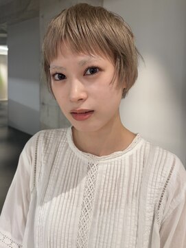 ミース(MIES) ハイトーンベージュ/ベリーショート/担当者平井