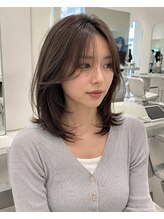 《20代女性に人気◎》巻きすぎなくても華やかに決まる、韓国風ミディアムレイヤー＊
