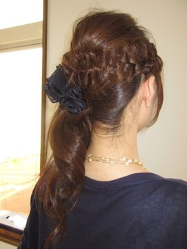 コアフィールフィス(COIFFURE fils) カール＆編みこみアップ