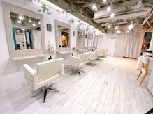 ヘアースタジオ ゼン(hair studio Zen)の雰囲気（清潔感のある白を基調としたオシャレな雰囲気の店内！）