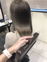 トルネード(TORNADO)&nbsp;外国人風韓国風パールグレージュカラー　艶髪　ヨシンモリ