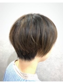 ミシュタ(mishuTA) ショートスタイル　ハイライト