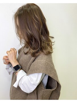 アトレ(attrait) ＊ミルクティーハイライト 伸ばしかけヘア 透明感 天王寺美容室