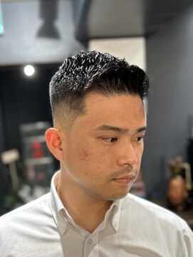 銀座 シノ 本店(shino) 【銀座理容室】アイロンパーマ×フェードスタイル