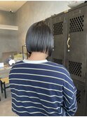 暗髪アッシュブラック 丸みのあるミニボブ