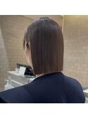 グレージュ×切りっぱなしボブ