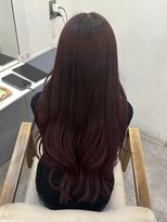 トッカ ヘアアンドトリートメント 難波店 濃いめワインレッドが可愛いロングヘア