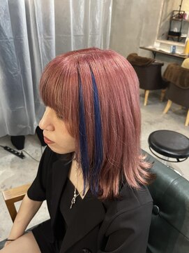 リエコー(RE'ECHO) ピンクカラー/レイヤーカット/ブルーハイライト/プルエクステ