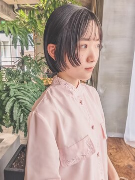 ニイ(nii.) 前あがりボブ