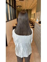 アヴェリー(avely)&nbsp;グレージュカラー/切りっぱなし/ブリーチなしカラー/髪質改善