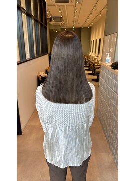 アヴェリー(avely) グレージュカラー/切りっぱなし/ブリーチなしカラー/髪質改善