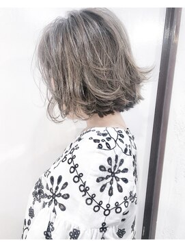 ヘアーアンドアトリエ マール(Hair&Atelier Marl) 【Marlお客様スタイル】ホワイトベージュの外ハネショートボブ