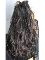 ラトリエ ブロカント 立川北口店(L'atelier BROCANTE)&nbsp;グレージュ　フェザーロング カール ルーズ