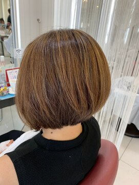 クオリス 赤塚店(QUALIS) 【QUALIS】前下がりボブ