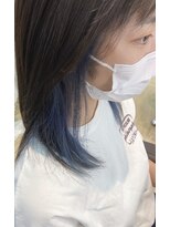 マニス(manis) 20代30代40代ナチュラルスタイルブルー系インナーカラー