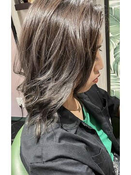 マドゥーズ ヘアショップ(Madoo's hair shop) トーンダウンカラー