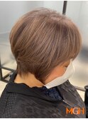 魅せるグレイヘア　明るめグレージュ