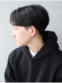 センターパート　黒髪　ツーブロック　爽やか　メンズショート