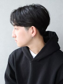 メンズサロン ブロック(Men's Salon bloc) センターパート　黒髪　ツーブロック　爽やか　メンズショート