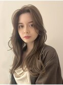 くびれヘア透明感カラー_オリーブベージュレイヤーカット