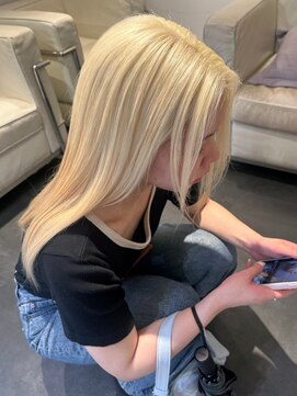 ベレーザ 渋谷(BELEZA) 10903髪質改善シルバーアッシュホワイトブロンド艶髪ストレート