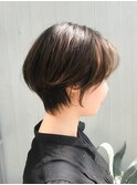 耳かけショートヘア