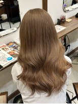 ルイ(ROUIS produced by LUCK 津田沼)&nbsp;ミルクティーブロンド/レイヤーカット/デザインカラー