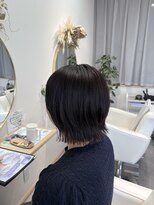 ユヌ(une)&nbsp;ボブレイヤーに暗めチョコレートブラウン