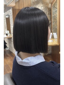 オートクチュール ランコントレ 七条店(Haute Couture Rencontrer) パツっとボブ