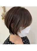 【白髪ぼかしハイライト×上品ショートボブ】