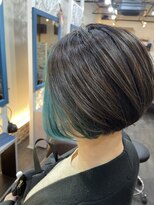 ロンド(Le rond)&nbsp;ブルーグリーンのインナーカラーボブヘアー