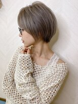 ロンド ストラーダ 心斎橋(Lond strada)&nbsp;ショート×ハイライト白髪ぼかし×シルキーベージュ[心斎橋]