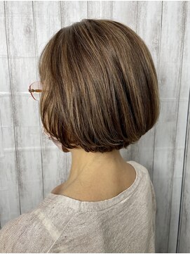 ビューティドレッセヤマノ 池袋パルコ(Beauty Dresse YAMANO) 【白髪ぼかし】【ハイライト】ペールベージュショートボブ