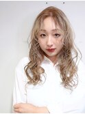 【JLB・yu】ハイトーンベージュ/カーリーヘア