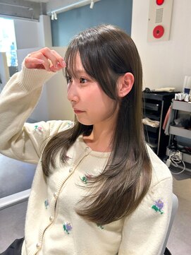 アム(amu) オリーブカラー/レイヤーロング/ロングレイヤー/顔まわりカット