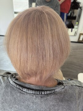 アルトラ(ALTLA) ホワイトピンクベージュカラー