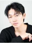黒髪ツーブロックナチュラルセンターパートフェザーパーマ眉毛