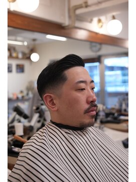 ザチョップショップ キチジョウジ(THE CHOP SHOP KICHIJOJI) サイドパートスキンフェードカットシェービング吉祥寺理容室