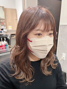 ロッカヘアエジェ(ROCCA hair eje.) デザインカラーツヤ感ピンクベージュ