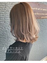ヘアアンドビューティー クローバー(Hair&Beauty Clover) layer cut × greige