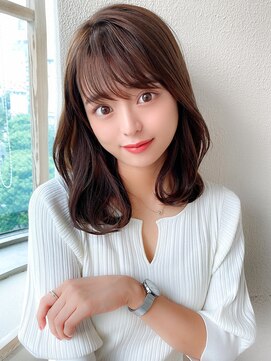 アフロート ディル(AFLOAT D'L) 20代30代40代小顔外ハネミディアムひし形シルエットくびれミディ