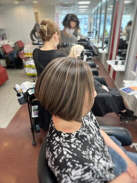 美容室シンプル ウィン(Simple Win) 白髪ぼかしバレイヤージュ