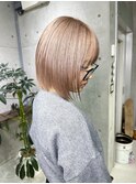 パツッとボブ×ほんのりピンクベージュ