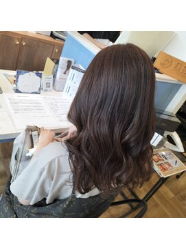 エース 糸島店(ase.) 厚めのバングがガーリィなロングヘア